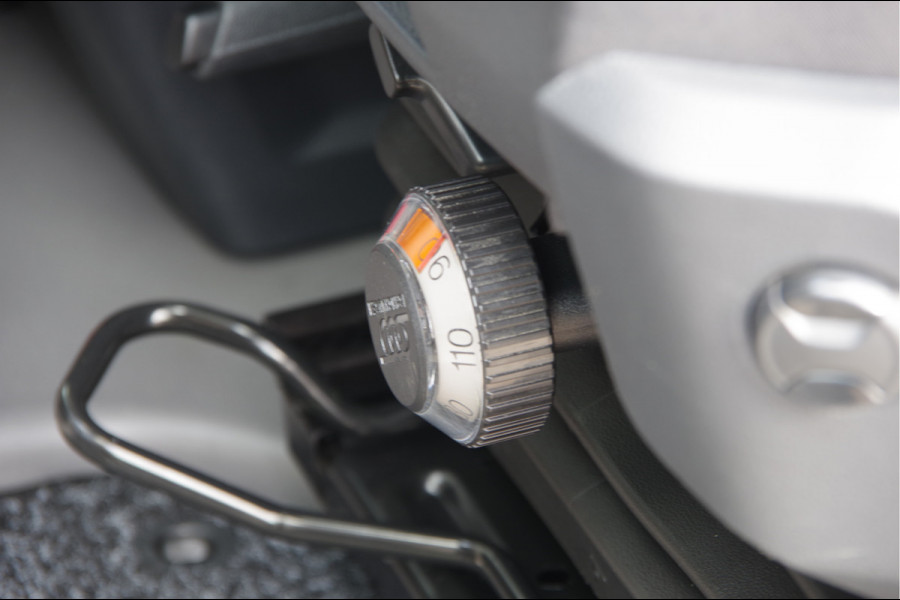 Volkswagen Crafter 35 2.0 TDI L4H3 177PK AUT. CAMERA, TREKHAAK, BETIMMERING, CRUISE, APPLE CARPLAY/ANDROID AUTO, MF STUUR, PARKEERSENSOREN Volkswagen Crafter 35 2.0 TDI L4H3 177PK AUT. CAMERA, TREKHAAK, BETIMMERING, CRUISE, APPLE CARPLAY/ANDROID AUTO, MF STUUR, PARKEERSENSOREN