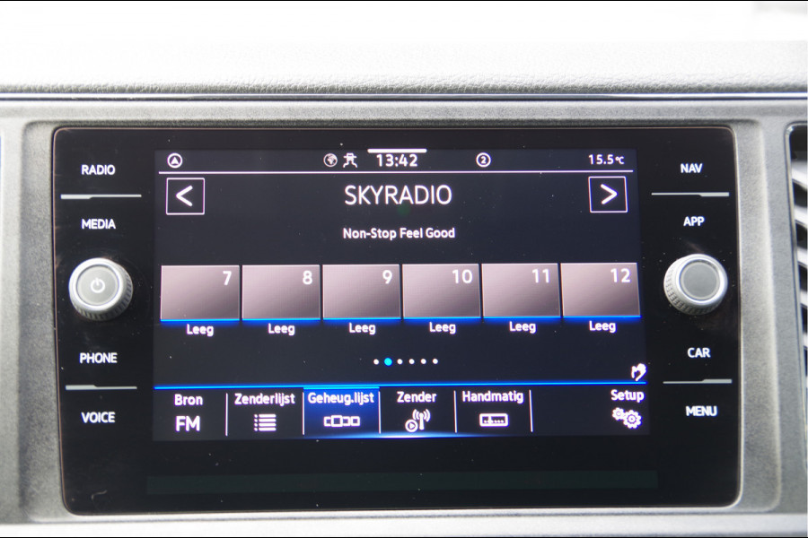 Volkswagen Crafter 35 2.0 TDI L4H3 177PK AUT. CAMERA, TREKHAAK, BETIMMERING, CRUISE, APPLE CARPLAY/ANDROID AUTO, MF STUUR, PARKEERSENSOREN Volkswagen Crafter 35 2.0 TDI L4H3 177PK AUT. CAMERA, TREKHAAK, BETIMMERING, CRUISE, APPLE CARPLAY/ANDROID AUTO, MF STUUR, PARKEERSENSOREN