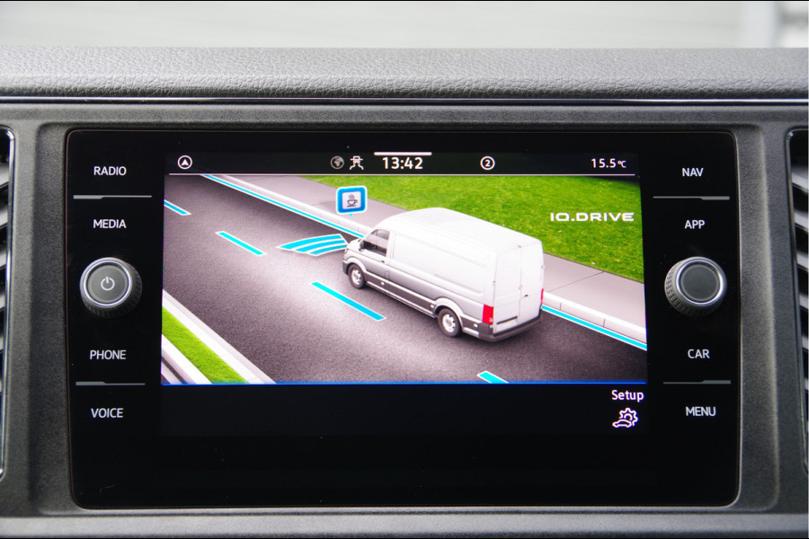 Volkswagen Crafter 35 2.0 TDI L4H3 177PK AUT. CAMERA, TREKHAAK, BETIMMERING, CRUISE, APPLE CARPLAY/ANDROID AUTO, MF STUUR, PARKEERSENSOREN Volkswagen Crafter 35 2.0 TDI L4H3 177PK AUT. CAMERA, TREKHAAK, BETIMMERING, CRUISE, APPLE CARPLAY/ANDROID AUTO, MF STUUR, PARKEERSENSOREN