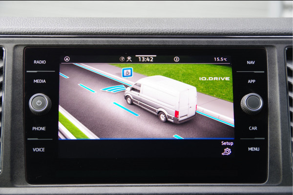 Volkswagen Crafter 35 2.0 TDI L4H3 177PK AUT. CAMERA, TREKHAAK, BETIMMERING, CRUISE, APPLE CARPLAY/ANDROID AUTO, MF STUUR, PARKEERSENSOREN Volkswagen Crafter 35 2.0 TDI L4H3 177PK AUT. CAMERA, TREKHAAK, BETIMMERING, CRUISE, APPLE CARPLAY/ANDROID AUTO, MF STUUR, PARKEERSENSOREN