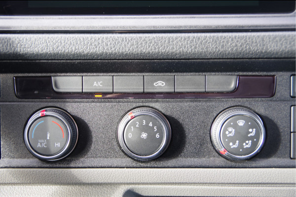 Volkswagen Crafter 35 2.0 TDI L4H3 177PK AUT. CAMERA, TREKHAAK, BETIMMERING, CRUISE, APPLE CARPLAY/ANDROID AUTO, MF STUUR, PARKEERSENSOREN Volkswagen Crafter 35 2.0 TDI L4H3 177PK AUT. CAMERA, TREKHAAK, BETIMMERING, CRUISE, APPLE CARPLAY/ANDROID AUTO, MF STUUR, PARKEERSENSOREN