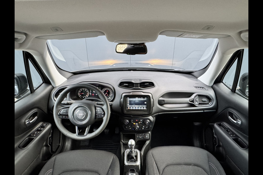 Jeep Renegade 1.0T 120 Night Eagle | Blackline | Clima | CarPlay | Keyless Jeep Renegade 1.0T 120 Night Eagle | Blackline | Clima | CarPlay | Keyless