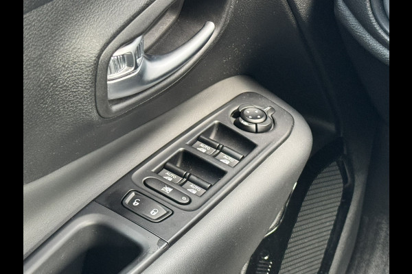 Jeep Renegade 1.0T 120 Night Eagle | Blackline | Clima | CarPlay | Keyless Jeep Renegade 1.0T 120 Night Eagle | Blackline | Clima | CarPlay | Keyless