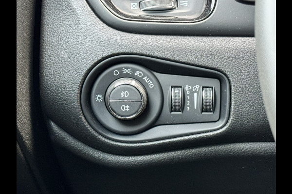 Jeep Renegade 1.0T 120 Night Eagle | Blackline | Clima | CarPlay | Keyless Jeep Renegade 1.0T 120 Night Eagle | Blackline | Clima | CarPlay | Keyless