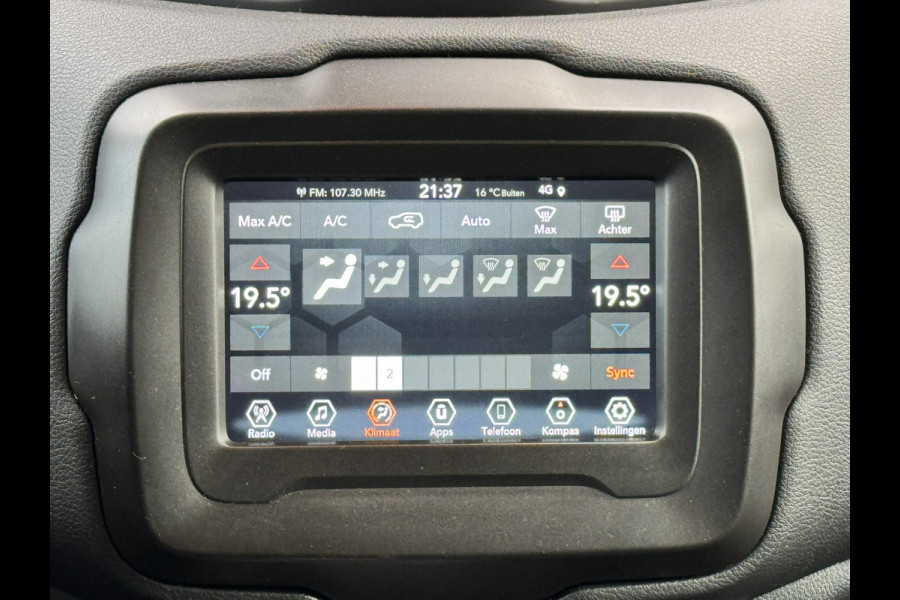 Jeep Renegade 1.0T 120 Night Eagle | Blackline | Clima | CarPlay | Keyless Jeep Renegade 1.0T 120 Night Eagle | Blackline | Clima | CarPlay | Keyless