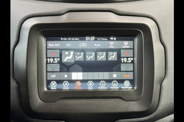 Jeep Renegade 1.0T 120 Night Eagle | Blackline | Clima | CarPlay | Keyless Jeep Renegade 1.0T 120 Night Eagle | Blackline | Clima | CarPlay | Keyless