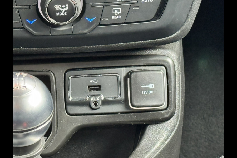 Jeep Renegade 1.0T 120 Night Eagle | Blackline | Clima | CarPlay | Keyless Jeep Renegade 1.0T 120 Night Eagle | Blackline | Clima | CarPlay | Keyless