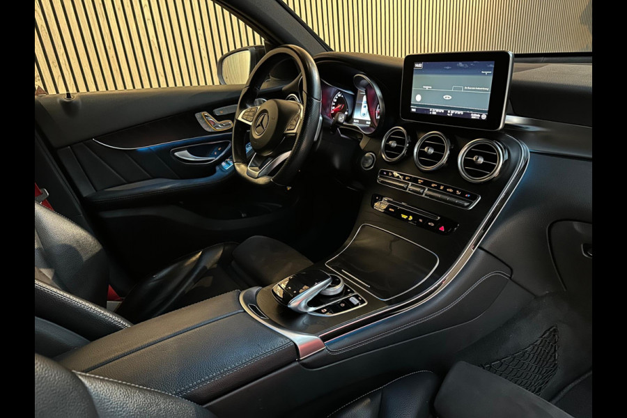 Mercedes-Benz GLC Coupé 250 4MATIC Premium Plus. Pano Mercedes-Benz GLC Coupé 250 4MATIC Premium Plus. Pano