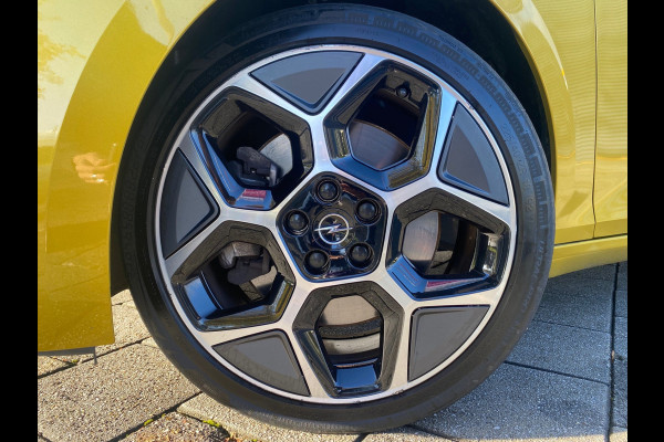 Opel Astra BWJ 2023 | 1.6 Hybrid 181PK GS-LINE | CAMERA | CARPLAY | NAVI | LED | 18'' LMV | SPORTSTOELEN | ALACANTARA
