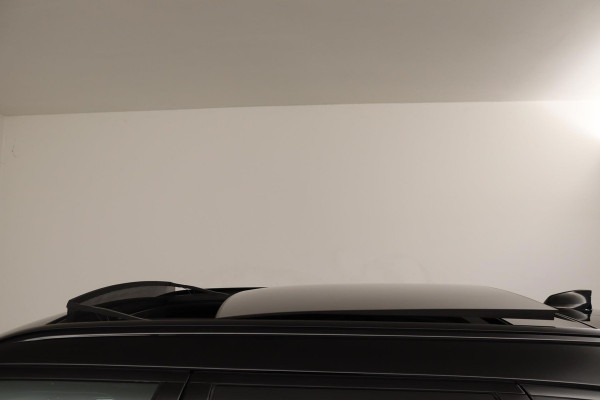 Land Rover Range Rover Velar 2.0 I4 Turbo AWD HSE Automaat (PANODAK, NAVIGATIE, STOELV, CAMERA, NL-AUTO, DEALER ONDERHOUDEN) Land Rover Range Rover Velar 2.0 I4 Turbo AWD HSE Automaat (PANODAK, NAVIGATIE, STOELV, CAMERA, NL-AUTO, DEALER ONDERHOUDEN)