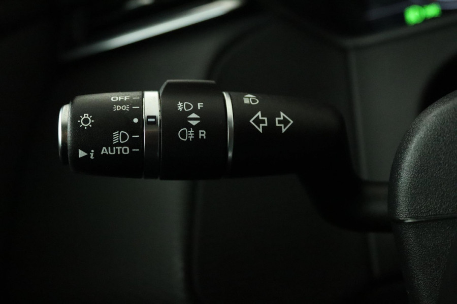 Land Rover Range Rover Velar 2.0 I4 Turbo AWD HSE Automaat (PANODAK, NAVIGATIE, STOELV, CAMERA, NL-AUTO, DEALER ONDERHOUDEN) Land Rover Range Rover Velar 2.0 I4 Turbo AWD HSE Automaat (PANODAK, NAVIGATIE, STOELV, CAMERA, NL-AUTO, DEALER ONDERHOUDEN)