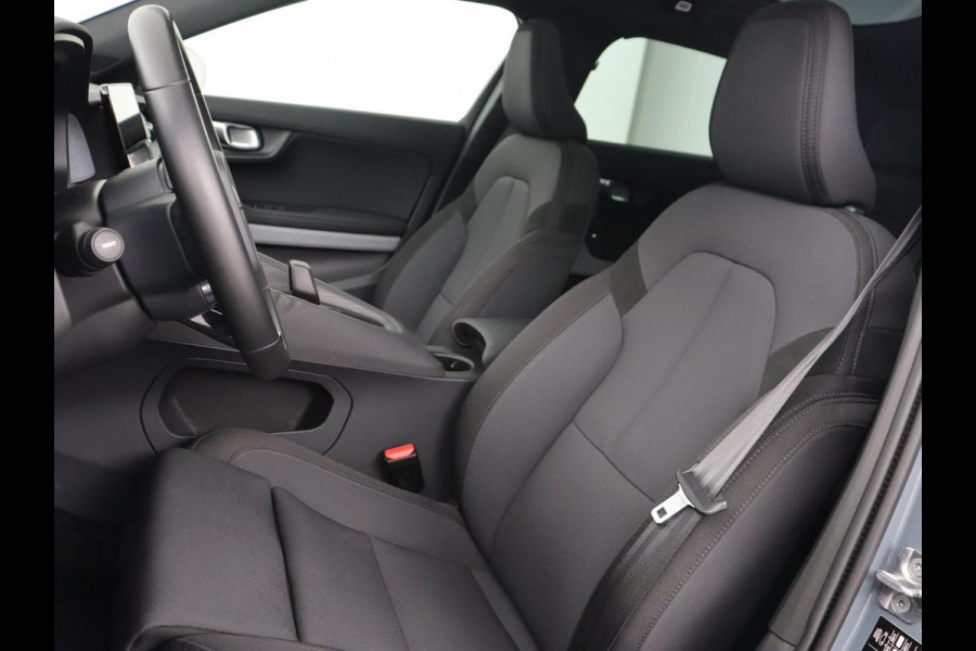 Polestar 2 Long Range Dual Motor Launch Edition 78kWh | Panoramadak | Trekhaak | Stoel & stuurverwarming | 360 camera | Adaptive cruise | Harman/Kardon | Carplay Polestar 2 Long Range Dual Motor Launch Edition 78kWh | Panoramadak | Trekhaak | Stoel & stuurverwarming | 360 camera | Adaptive cruise | Harman/Kardon | Carplay