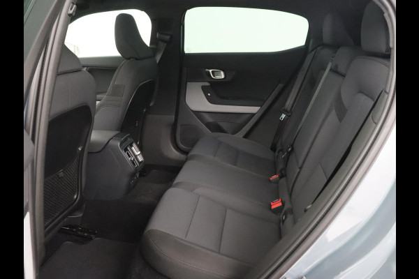 Polestar 2 Long Range Dual Motor Launch Edition 78kWh | Panoramadak | Trekhaak | Stoel & stuurverwarming | 360 camera | Adaptive cruise | Harman/Kardon | Carplay Polestar 2 Long Range Dual Motor Launch Edition 78kWh | Panoramadak | Trekhaak | Stoel & stuurverwarming | 360 camera | Adaptive cruise | Harman/Kardon | Carplay