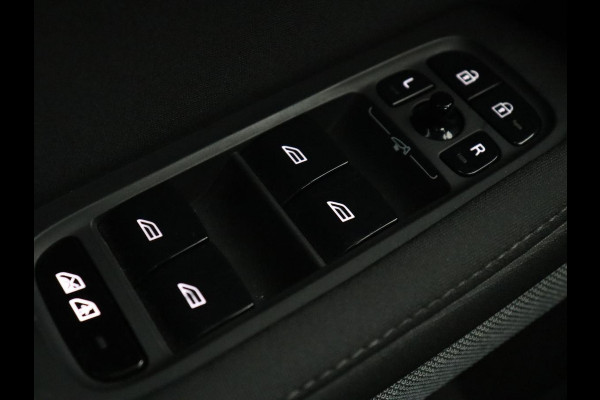 Polestar 2 Long Range Dual Motor Launch Edition 78kWh | Panoramadak | Trekhaak | Stoel & stuurverwarming | 360 camera | Adaptive cruise | Harman/Kardon | Carplay Polestar 2 Long Range Dual Motor Launch Edition 78kWh | Panoramadak | Trekhaak | Stoel & stuurverwarming | 360 camera | Adaptive cruise | Harman/Kardon | Carplay