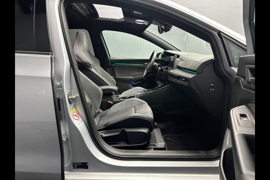 Volkswagen Golf 8 1.5 eTSI R-Line Business+