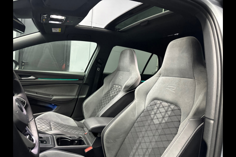 Volkswagen Golf 8 1.5 eTSI R-Line Business+