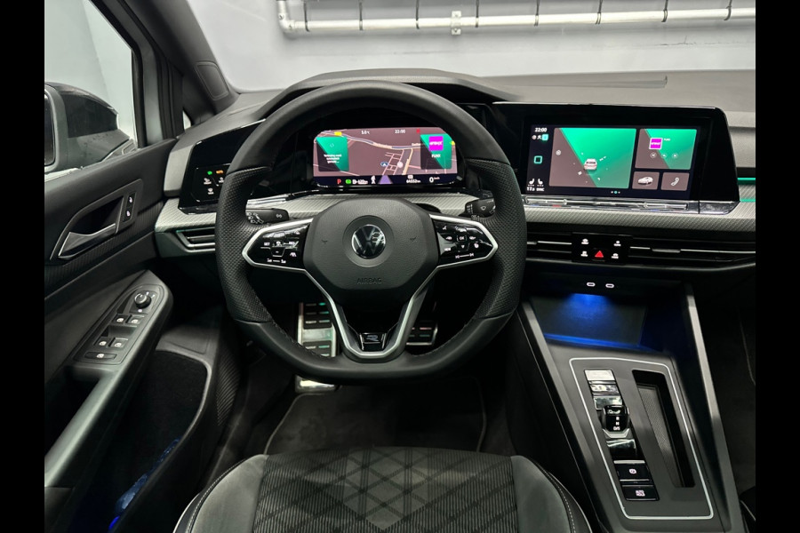 Volkswagen Golf 8 1.5 eTSI R-Line Business+