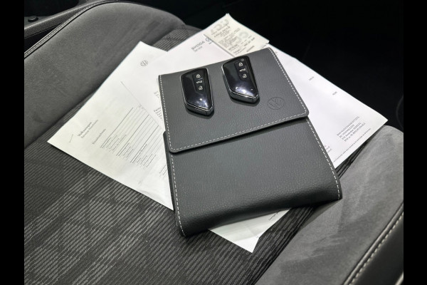 Volkswagen Golf 8 1.5 eTSI R-Line Business+