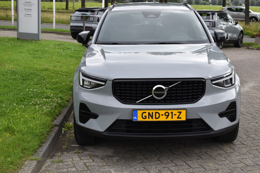 Volvo XC40 B4 211PK Plus Dark BLIS | ACC | Harman&Kardon | Keyless | Park Assist | Verwarmbare voorruit  | Trekhaak Volvo XC40 B4 211PK Plus Dark BLIS | ACC | Harman&Kardon | Keyless | Park Assist | Verwarmbare voorruit  | Trekhaak