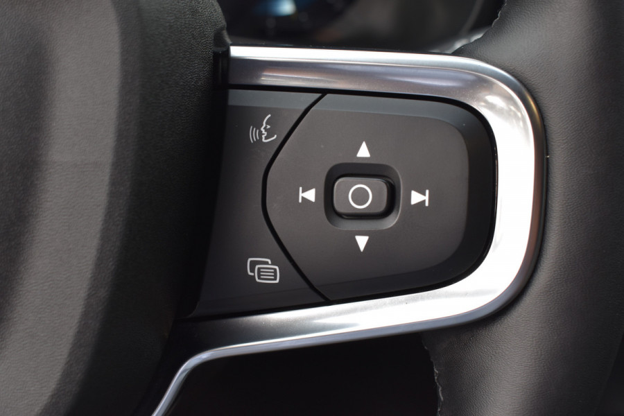 Volvo XC40 B4 211PK Plus Dark BLIS | ACC | Harman&Kardon | Keyless | Park Assist | Verwarmbare voorruit  | Trekhaak Volvo XC40 B4 211PK Plus Dark BLIS | ACC | Harman&Kardon | Keyless | Park Assist | Verwarmbare voorruit  | Trekhaak