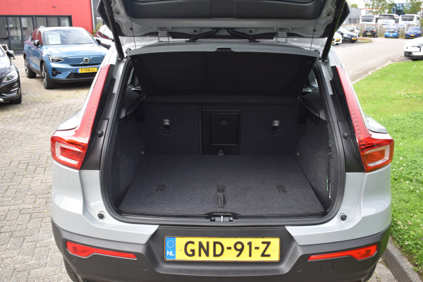 Volvo XC40 B4 211PK Plus Dark BLIS | ACC | Harman&Kardon | Keyless | Park Assist | Verwarmbare voorruit  | Trekhaak Volvo XC40 B4 211PK Plus Dark BLIS | ACC | Harman&Kardon | Keyless | Park Assist | Verwarmbare voorruit  | Trekhaak