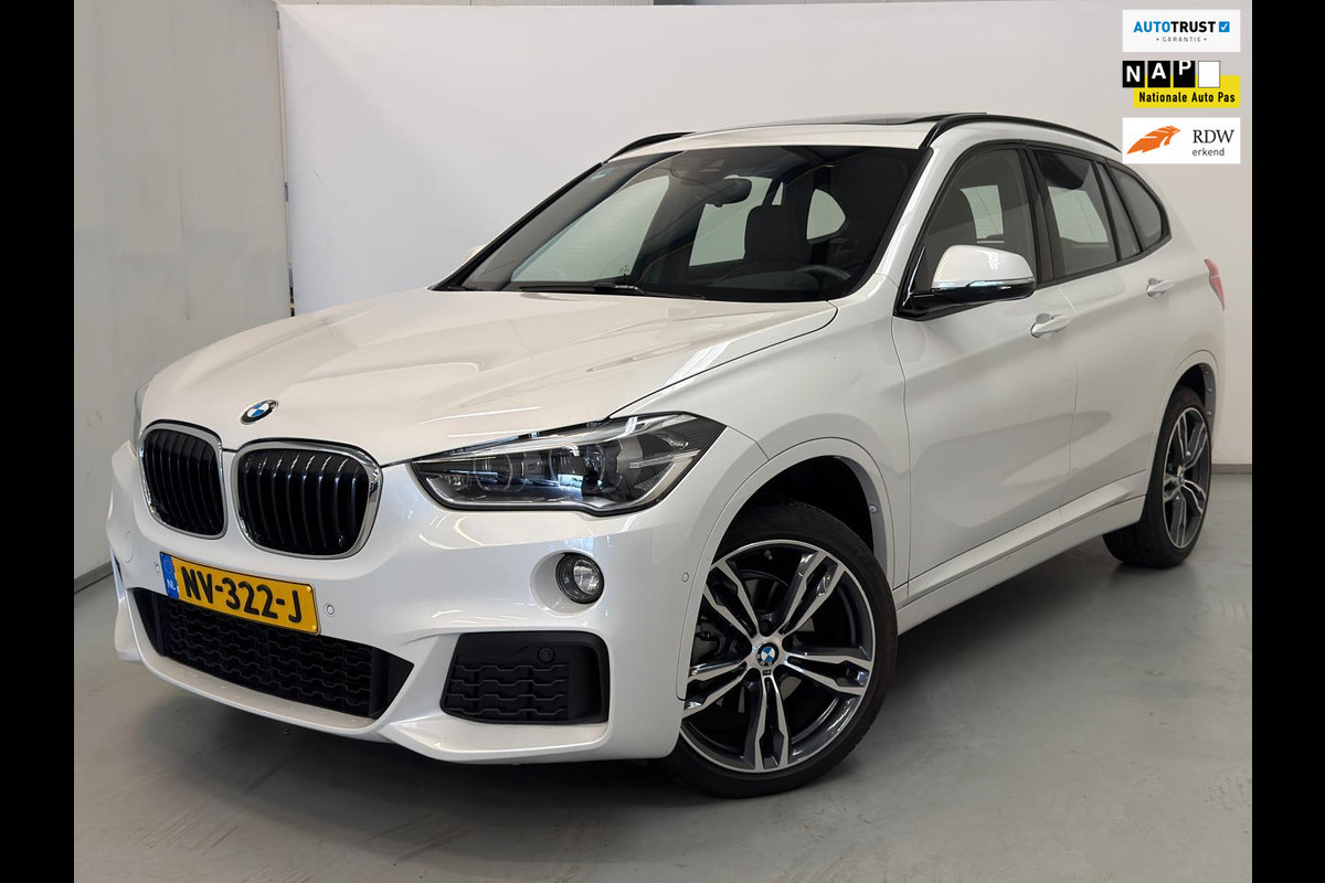 BMW X1 SDrive18d Exe / M Pakket / Pano / NL-auto / Leder BMW X1 SDrive18d Exe / M Pakket / Pano / NL-auto / Leder