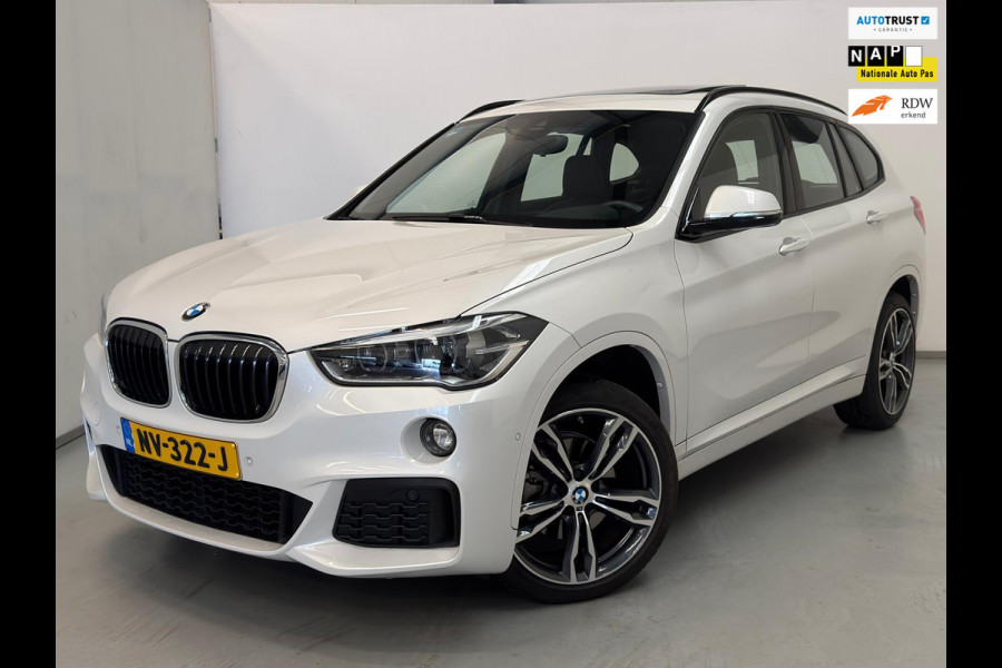 BMW X1 SDrive18d Exe / M Pakket / Pano / NL-auto / Leder BMW X1 SDrive18d Exe / M Pakket / Pano / NL-auto / Leder