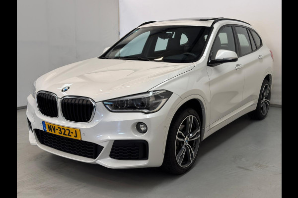BMW X1 SDrive18d Exe / M Pakket / Pano / NL-auto / Leder BMW X1 SDrive18d Exe / M Pakket / Pano / NL-auto / Leder