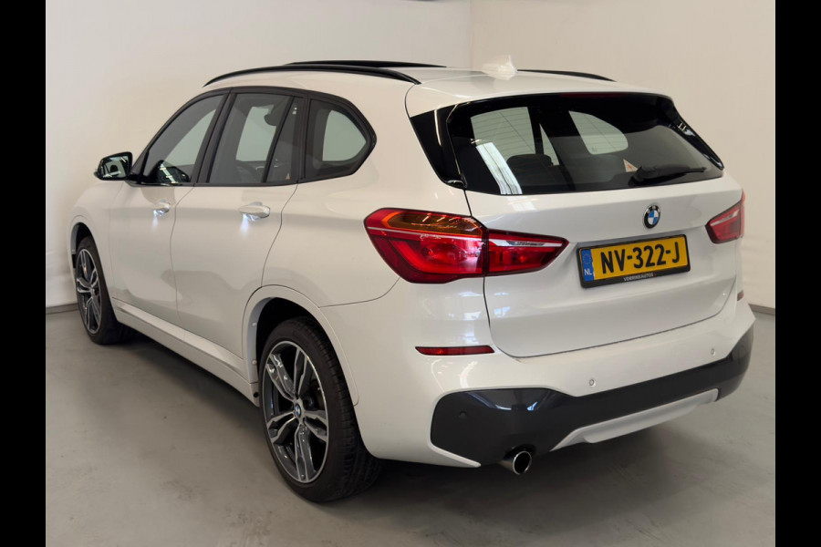 BMW X1 SDrive18d Exe / M Pakket / Pano / NL-auto / Leder BMW X1 SDrive18d Exe / M Pakket / Pano / NL-auto / Leder