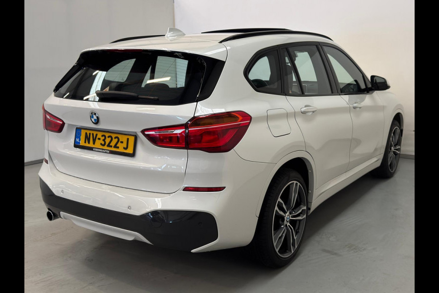 BMW X1 SDrive18d Exe / M Pakket / Pano / NL-auto / Leder BMW X1 SDrive18d Exe / M Pakket / Pano / NL-auto / Leder