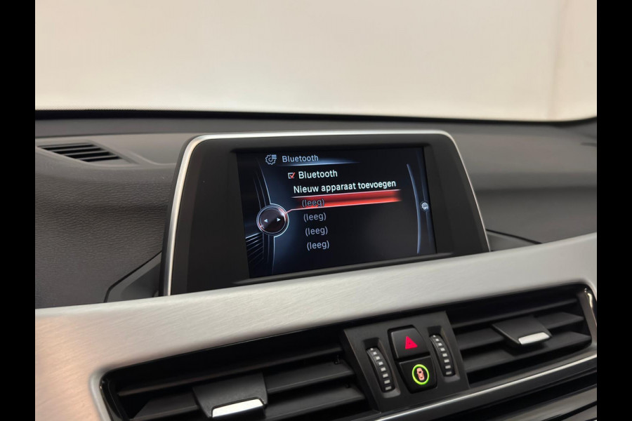 BMW X1 SDrive18d Exe / M Pakket / Pano / NL-auto / Leder BMW X1 SDrive18d Exe / M Pakket / Pano / NL-auto / Leder
