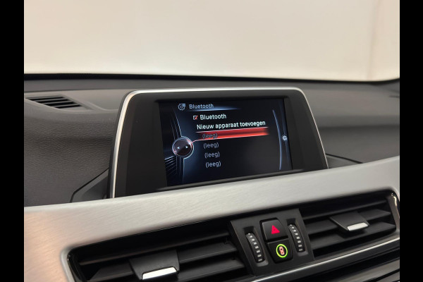 BMW X1 SDrive18d Exe / M Pakket / Pano / NL-auto / Leder BMW X1 SDrive18d Exe / M Pakket / Pano / NL-auto / Leder