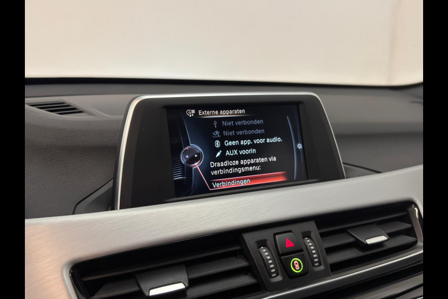 BMW X1 SDrive18d Exe / M Pakket / Pano / NL-auto / Leder BMW X1 SDrive18d Exe / M Pakket / Pano / NL-auto / Leder