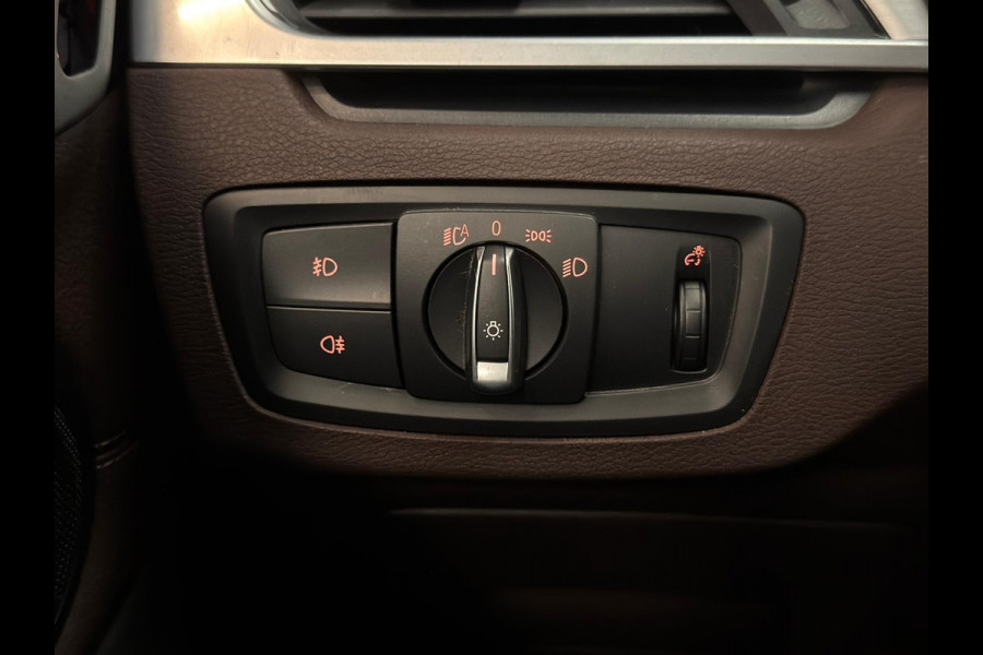 BMW X1 SDrive18d Exe / M Pakket / Pano / NL-auto / Leder BMW X1 SDrive18d Exe / M Pakket / Pano / NL-auto / Leder