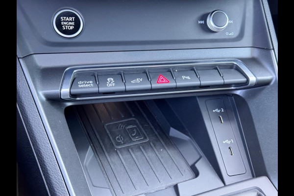 Audi Q3 Sportback 45 TFSI e S Edition Pano/B&O/Keyless/Trekhaak Audi Q3 Sportback 45 TFSI e S Edition Pano/B&O/Keyless/Trekhaak