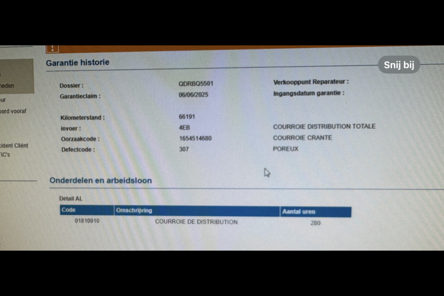 Citroën C3 1.2 PureTech Shine Business Cruise control Climate control LED Parkeersensoren plus camera Apple / Android Navigatie Citroën C3 1.2 PureTech Shine Business Cruise control Climate control LED Parkeersensoren plus camera Apple / Android Navigatie