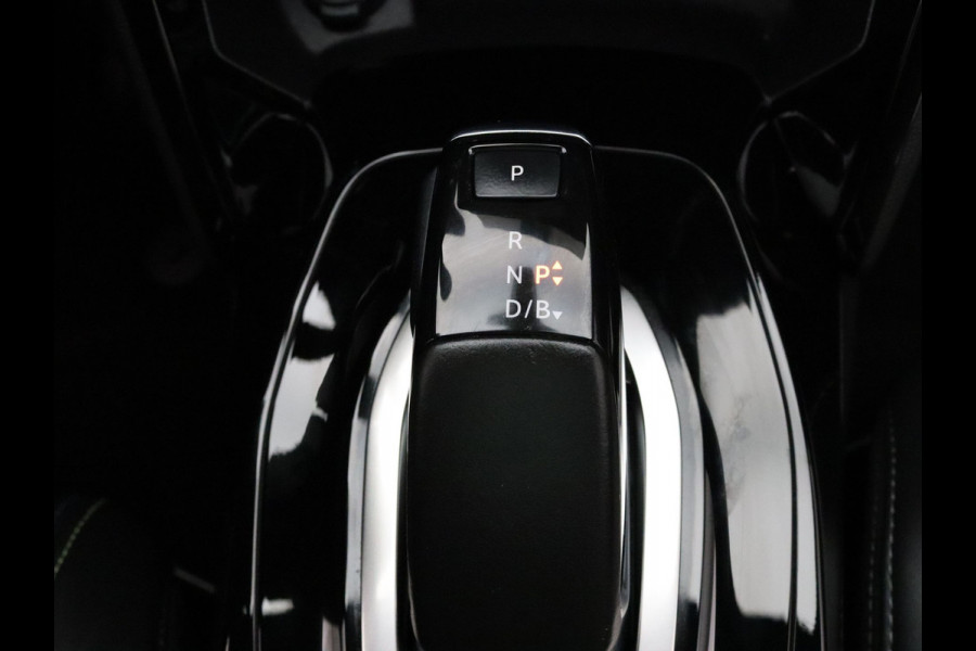 Peugeot e-2008 EV GT 50 kWh 360° Camera | Adapt. Cruise | Parkeersens. v+a | Stoelverw. | Panoramadak