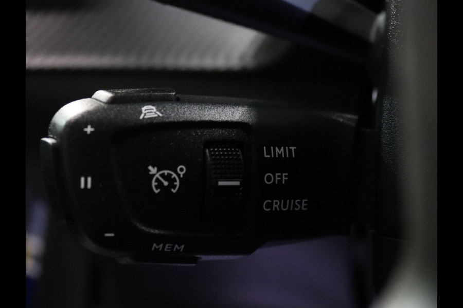 Peugeot e-2008 EV GT 50 kWh 360° Camera | Adapt. Cruise | Parkeersens. v+a | Stoelverw. | Panoramadak