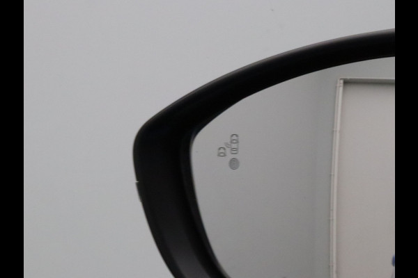 Peugeot e-2008 EV GT 50 kWh 360° Camera | Adapt. Cruise | Parkeersens. v+a | Stoelverw. | Panoramadak