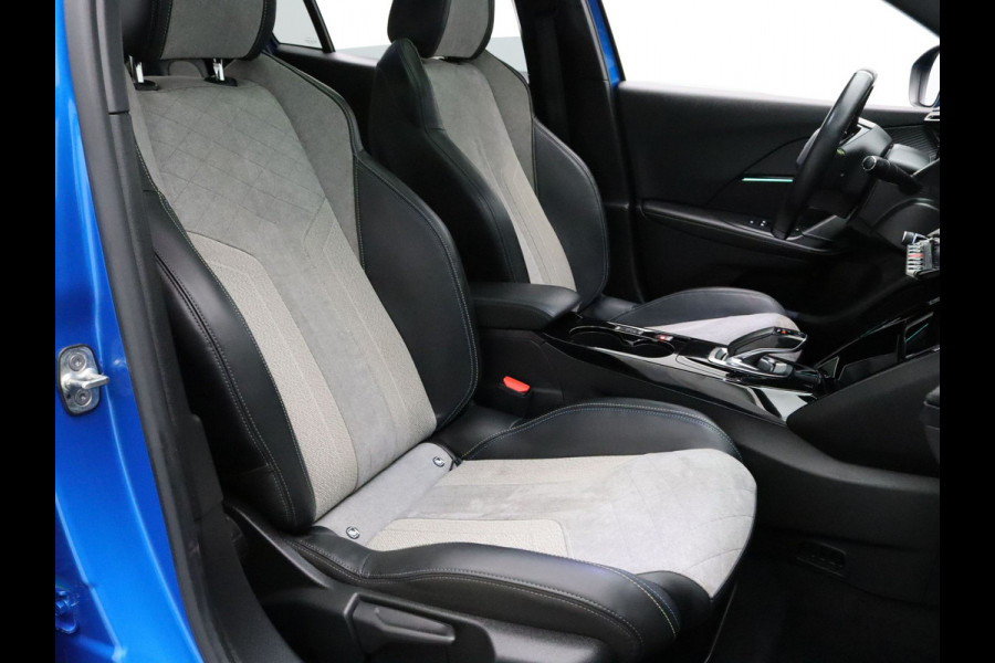 Peugeot e-2008 EV GT 50 kWh 360° Camera | Adapt. Cruise | Parkeersens. v+a | Stoelverw. | Panoramadak