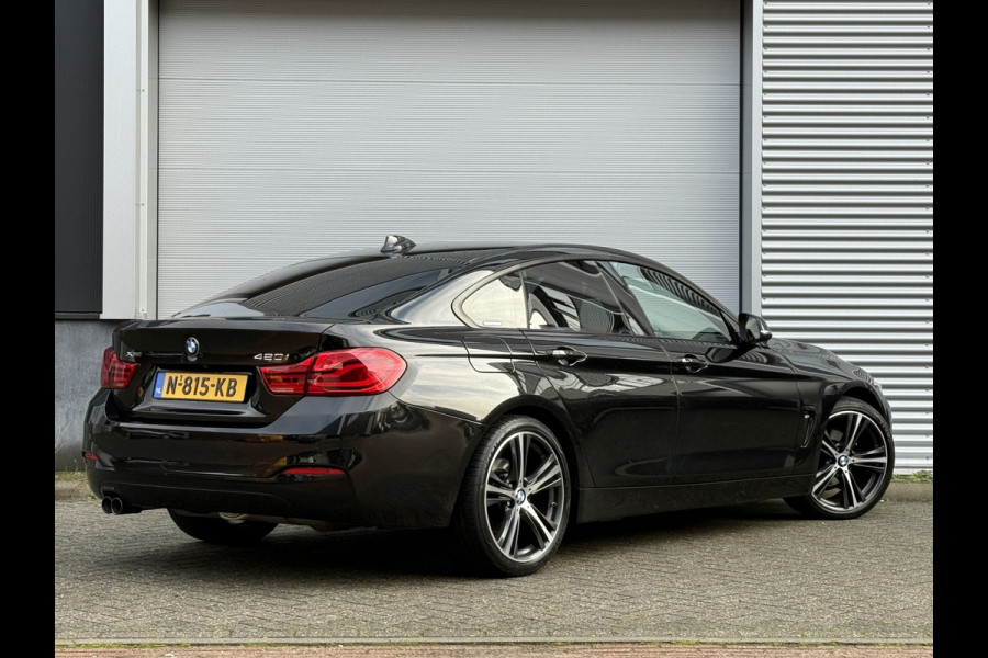 BMW 4 Serie Gran Coupé 420i xDrive Executive | M-Sport | Leder | 19'' Inch | Stoelverwarming BMW 4 Serie Gran Coupé 420i xDrive Executive | M-Sport | Leder | 19'' Inch | Stoelverwarming