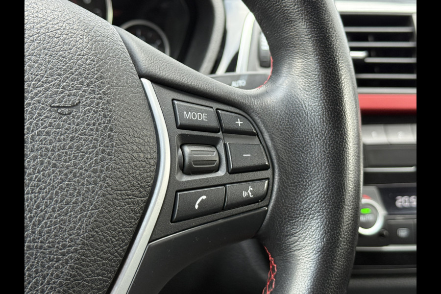 BMW 4 Serie Gran Coupé 420i xDrive Executive | M-Sport | Leder | 19'' Inch | Stoelverwarming BMW 4 Serie Gran Coupé 420i xDrive Executive | M-Sport | Leder | 19'' Inch | Stoelverwarming