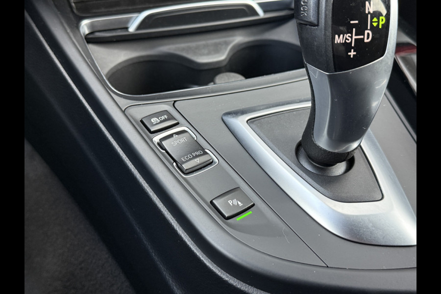 BMW 4 Serie Gran Coupé 420i xDrive Executive | M-Sport | Leder | 19'' Inch | Stoelverwarming BMW 4 Serie Gran Coupé 420i xDrive Executive | M-Sport | Leder | 19'' Inch | Stoelverwarming