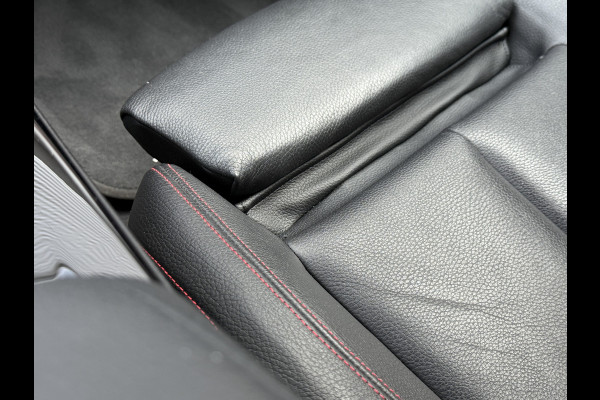 BMW 4 Serie Gran Coupé 420i xDrive Executive | M-Sport | Leder | 19'' Inch | Stoelverwarming BMW 4 Serie Gran Coupé 420i xDrive Executive | M-Sport | Leder | 19'' Inch | Stoelverwarming
