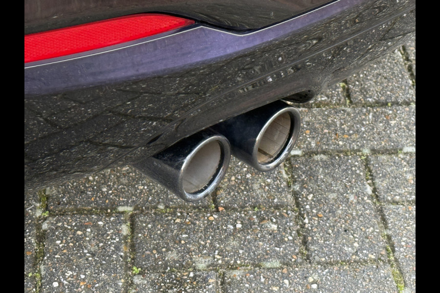 BMW 4 Serie Gran Coupé 420i xDrive Executive | M-Sport | Leder | 19'' Inch | Stoelverwarming BMW 4 Serie Gran Coupé 420i xDrive Executive | M-Sport | Leder | 19'' Inch | Stoelverwarming