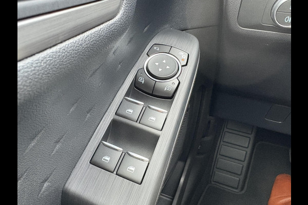 Ford Kuga 1.5 EcoBoost Titanium 150pk | Head Up Display | Matrix LED | Winterpack | Trekhaak | 1.800kg Trekgewicht