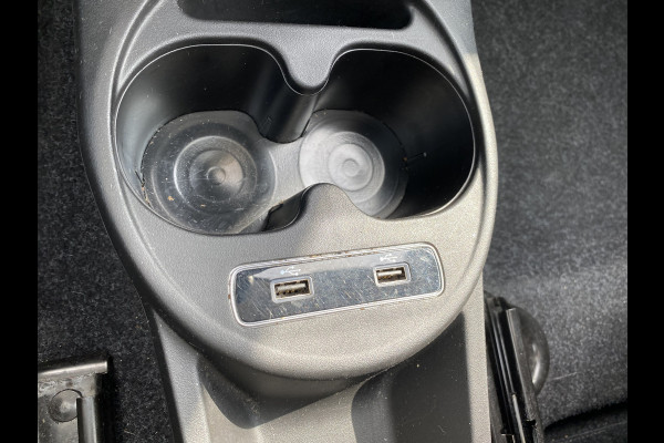 Fiat 500 Dolcevita 1.0 Hybrid 16" LMV Fiat 500 Dolcevita 1.0 Hybrid 16" LMV