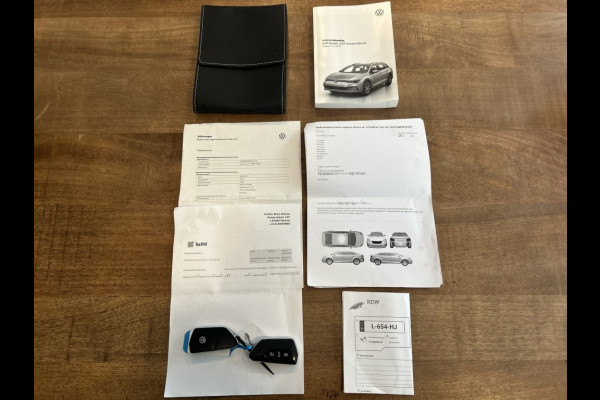 Volkswagen GOLF Variant 1.5 TSI 130pk R-Line Navi, ACC, Carplay, Trekhaak elektr. Volkswagen GOLF Variant 1.5 TSI 130pk R-Line Navi, ACC, Carplay, Trekhaak elektr.