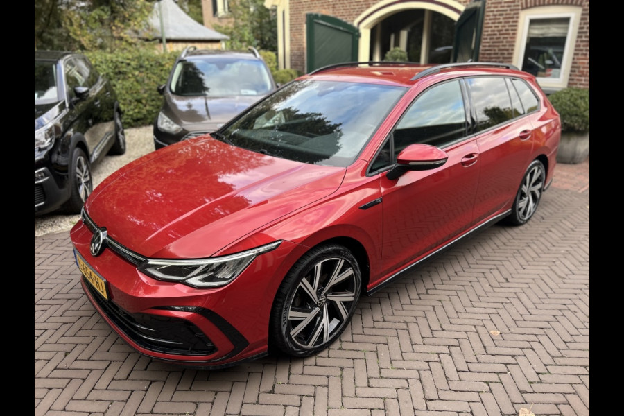 Volkswagen GOLF Variant 1.5 TSI 130pk R-Line Navi, ACC, Carplay, Trekhaak elektr. Volkswagen GOLF Variant 1.5 TSI 130pk R-Line Navi, ACC, Carplay, Trekhaak elektr.