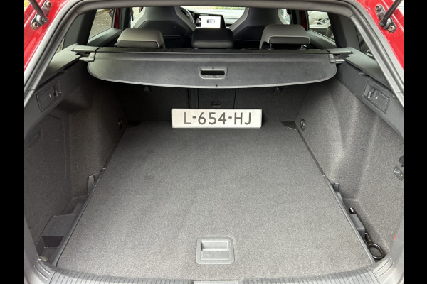 Volkswagen GOLF Variant 1.5 TSI 130pk R-Line Navi, ACC, Carplay, Trekhaak elektr. Volkswagen GOLF Variant 1.5 TSI 130pk R-Line Navi, ACC, Carplay, Trekhaak elektr.